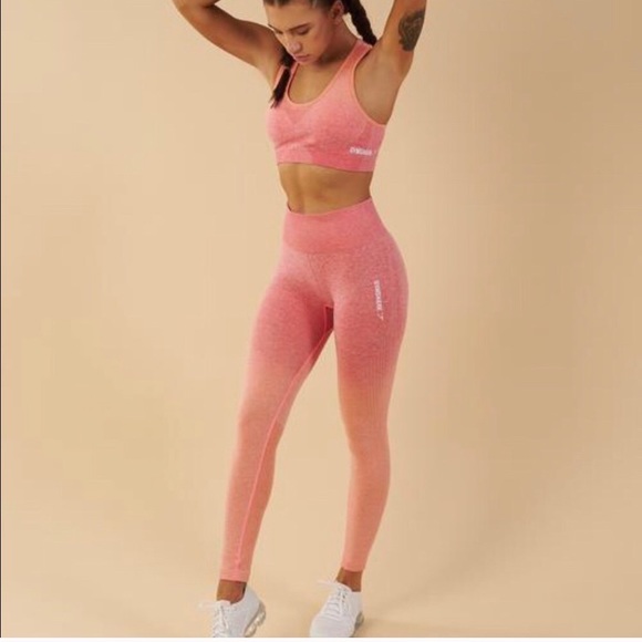Gymshark Ombre set in Small Leggings & sports bra - Picture 3 of 5